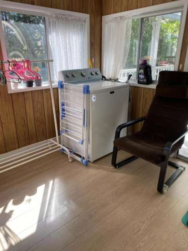 列治文中心独立屋二楼整层出租
