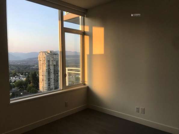 出租Metrotown22楼带冷暖空调高档