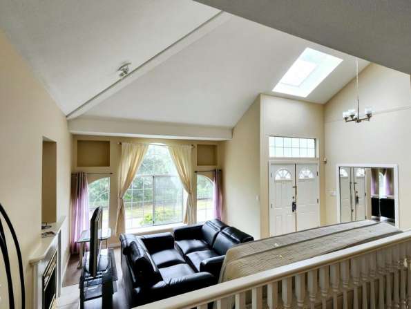 东Coquitlam5房2.5卫Upper Suite