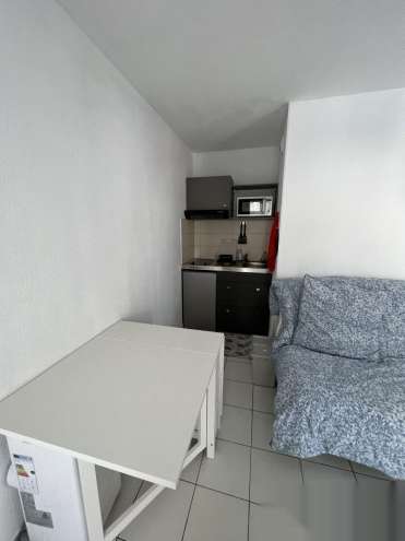 Cannes la boccaStudio 23m2Loué 550€ char