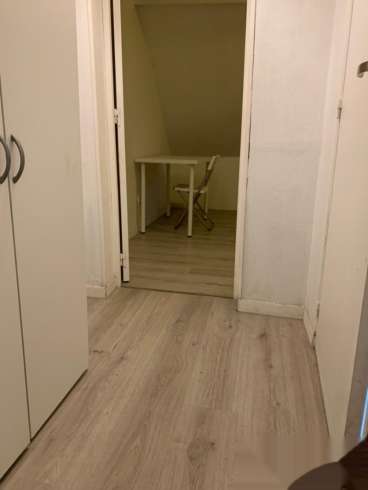 里尔市区房屋出租 两室一厅 房租550水电费网水杂费200。