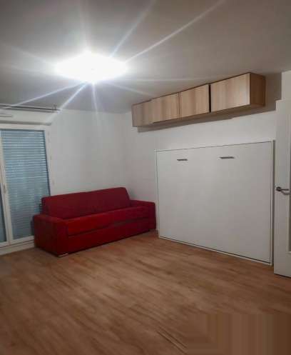 94 THIAIS T9 IMMEUBLE RECENT A LOUER STUDIO 35 M² PARKING 810 €