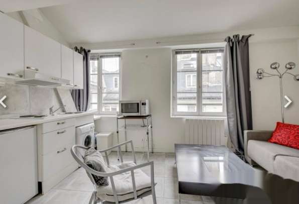 巴黎四区复式公寓，12 Rue de Sévigné，地铁一号线，租金1800，