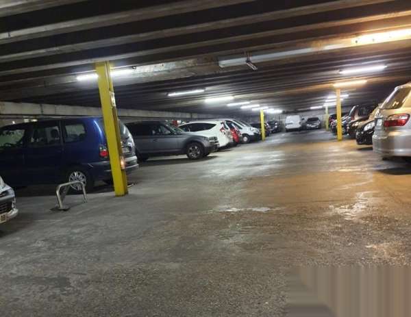 13 区14个 Parking 低价出售