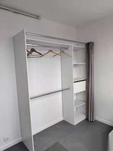 700全包 13区7号线porte d\'Ivry站100米2室女生合租