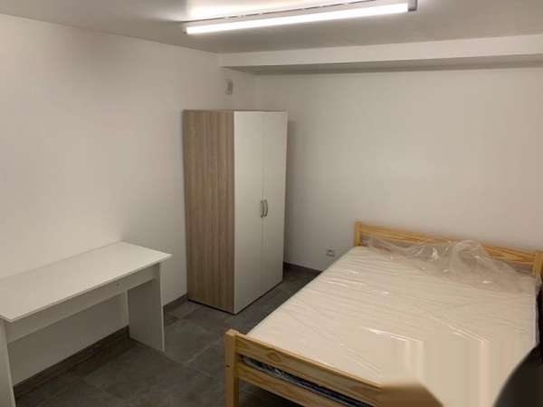 94 Vitry-sur-seine 出租2房1厅中的一房 12m2 需求租客：女学生，中国，28岁以下，长住