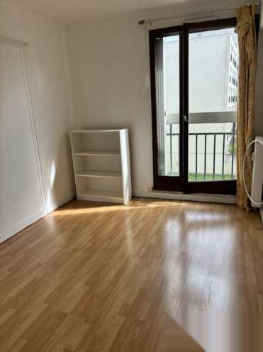 近地铁11号线porte des lila's 有二房一厅吉屋出租，面积51平方