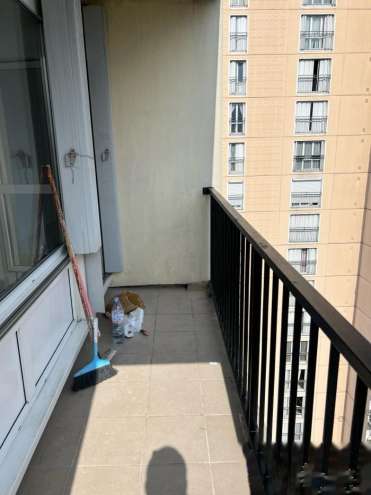 吉屋出租 Noisy-le-Sec 93130 市中心，三房一厅，位于高楼，全新