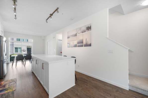 Maple Ridge 5年新 Townhouse