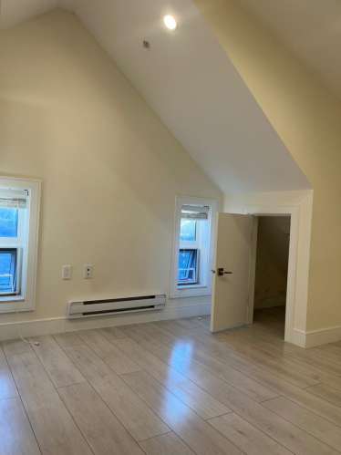 新小2 房后巷屋（Nanaimo & Park