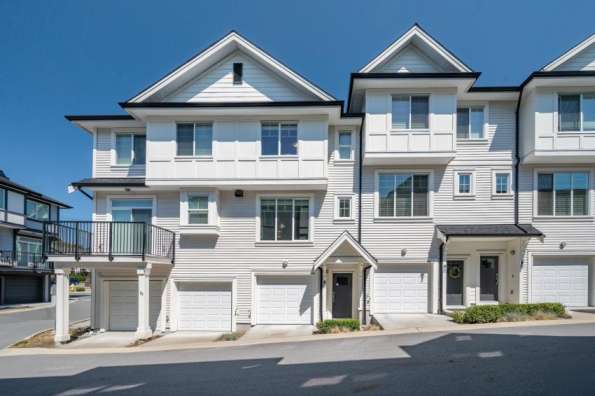 Maple Ridge 5年新 Townhouse